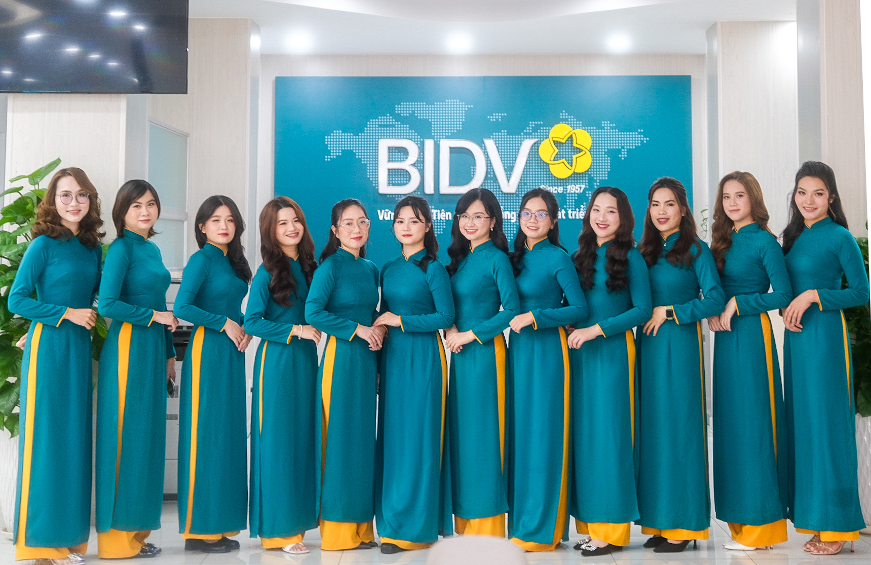 BIDV Sở Giao Dịch 2 - Những đóa hoa mai rực rỡ - Thi Nét đẹp Banker